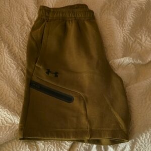 Under Armour Men's Tan Athletic Shorts